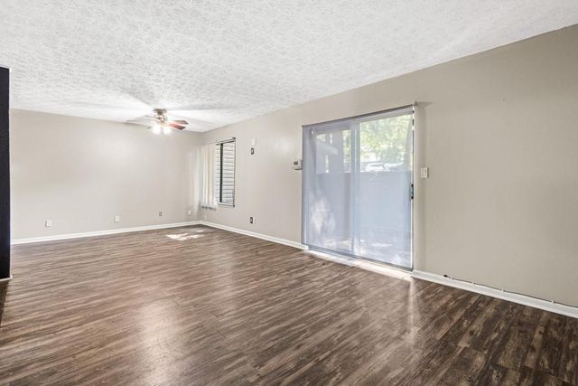 8586 Creekwood Way, Jonesboro, GA 30238