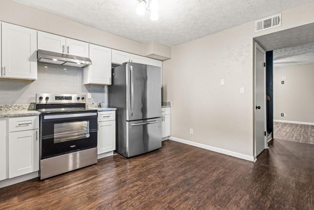 8586 Creekwood Way, Jonesboro, GA 30238