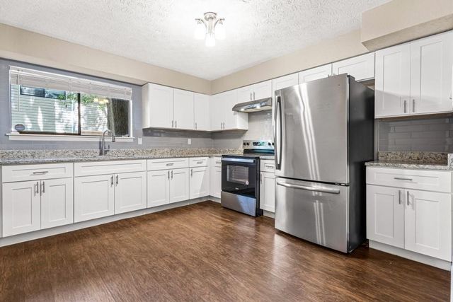 8586 Creekwood Way, Jonesboro, GA 30238