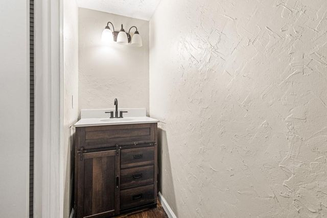 8586 Creekwood Way, Jonesboro, GA 30238