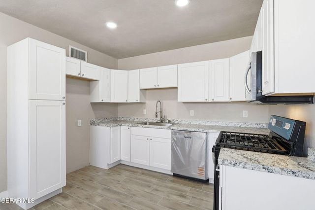 3100 McKinley Avenue, El Paso, TX 79930