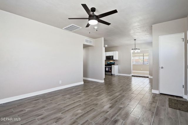 3100 McKinley Avenue, El Paso, TX 79930