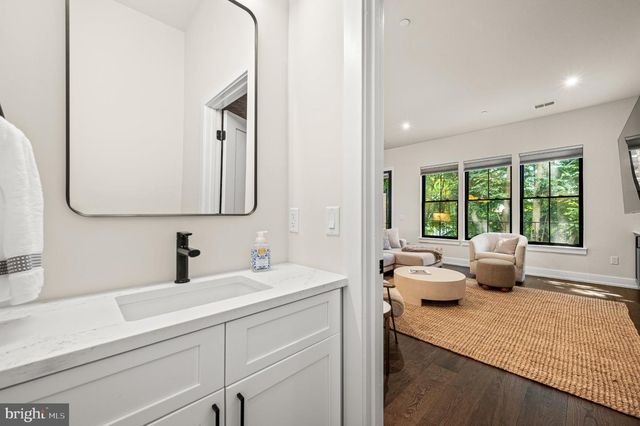 206 KALOS ST, Philadelphia, PA 19128