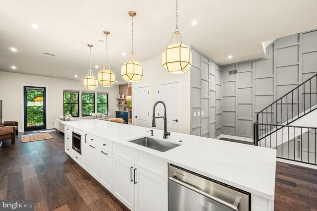 206 KALOS ST, Philadelphia, PA 19128