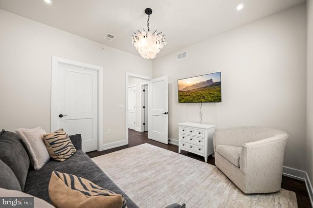 206 KALOS ST, Philadelphia, PA 19128