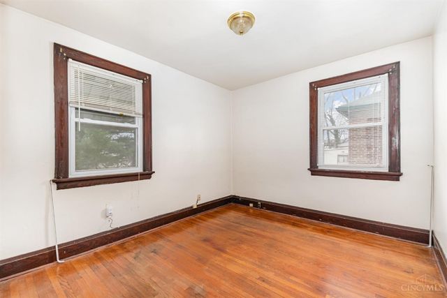 1933 Lawn Avenue, Cincinnati, OH 45237