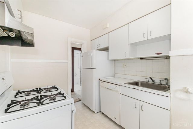 1933 Lawn Avenue, Cincinnati, OH 45237