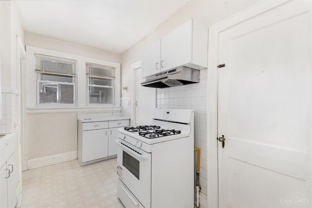 1933 Lawn Avenue, Cincinnati, OH 45237