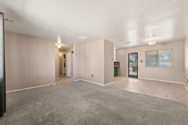 20 Cactus Drive, Los Lunas, NM 87031