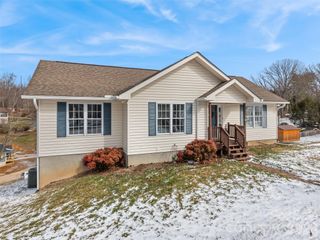 30 Woodruff Street, Canton, NC 28716