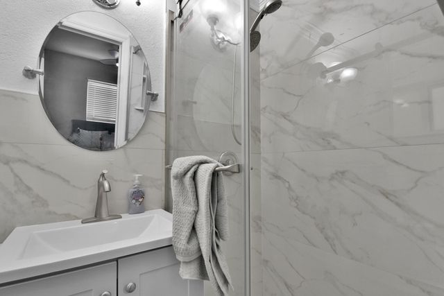 201 SE 23rd Street 2, Fort Lauderdale, FL 33316