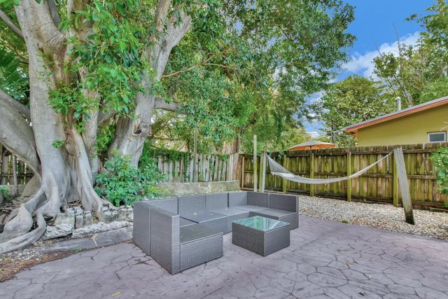 201 SE 23rd Street 2, Fort Lauderdale, FL 33316