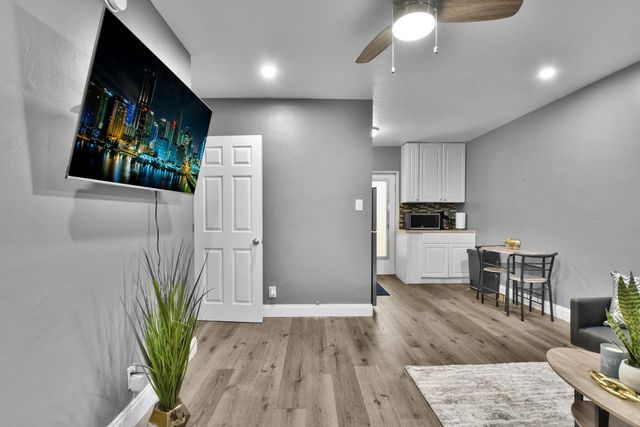 201 SE 23rd Street 2, Fort Lauderdale, FL 33316