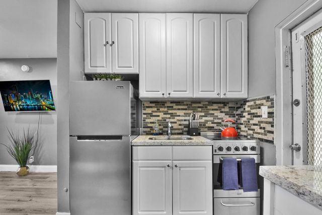 201 SE 23rd Street 2, Fort Lauderdale, FL 33316