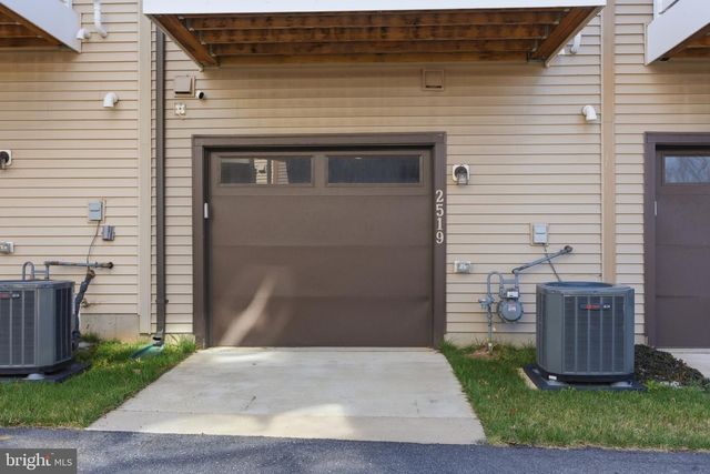2519 CRIMSON FOX DR, Hyattsville, MD 20782