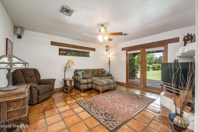 945 Ironshoe Road, Las Cruces, NM 88007
