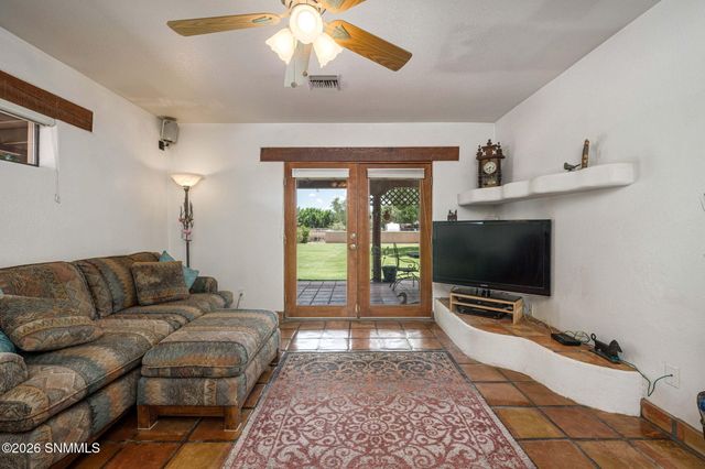 945 Ironshoe Road, Las Cruces, NM 88007