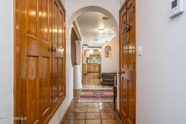 945 Ironshoe Road, Las Cruces, NM 88007