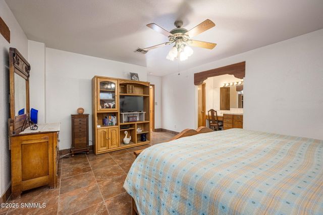 945 Ironshoe Road, Las Cruces, NM 88007