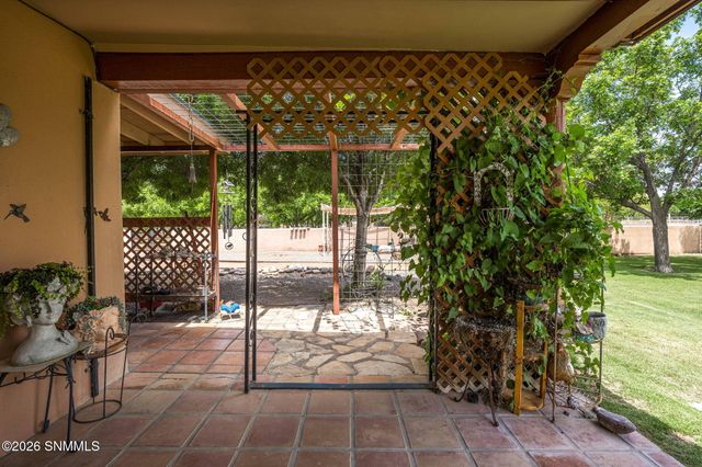 945 Ironshoe Road, Las Cruces, NM 88007