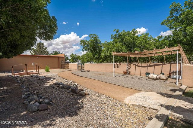945 Ironshoe Road, Las Cruces, NM 88007