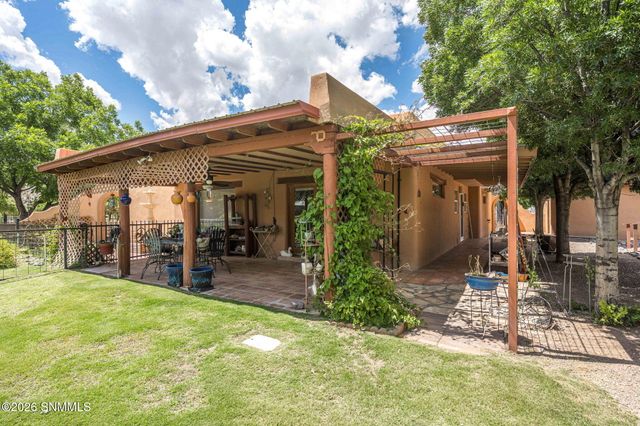 945 Ironshoe Road, Las Cruces, NM 88007