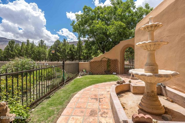945 Ironshoe Road, Las Cruces, NM 88007