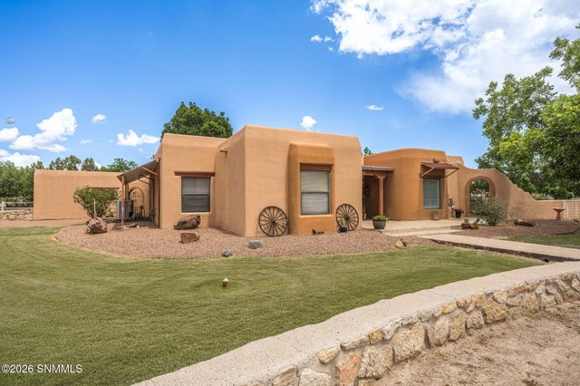 945 Ironshoe Road, Las Cruces, NM 88007