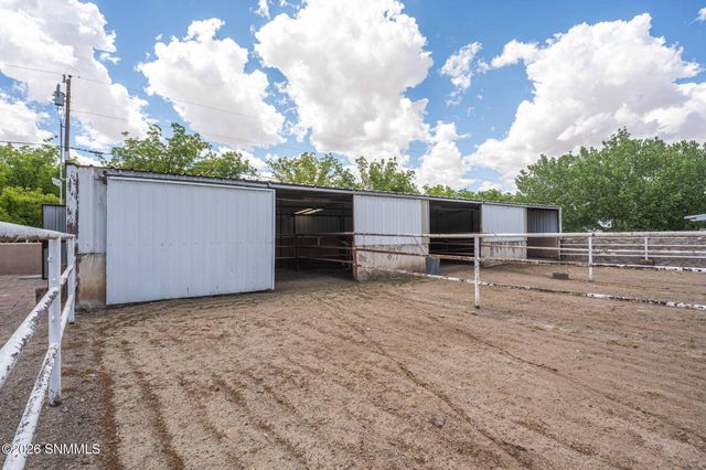 945 Ironshoe Road, Las Cruces, NM 88007
