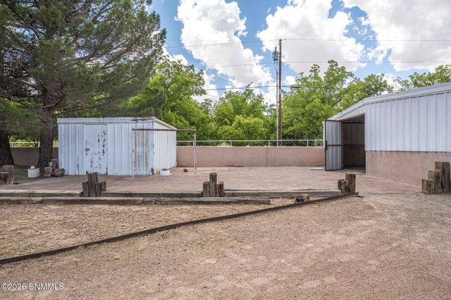 945 Ironshoe Road, Las Cruces, NM 88007