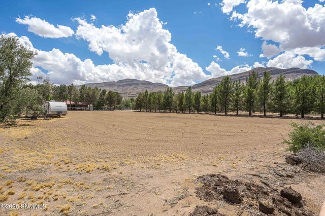 945 Ironshoe Road, Las Cruces, NM 88007