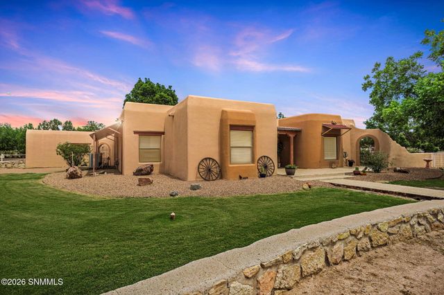 945 Ironshoe Road, Las Cruces, NM 88007