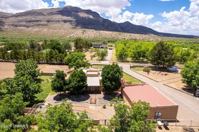 945 Ironshoe Road, Las Cruces, NM 88007