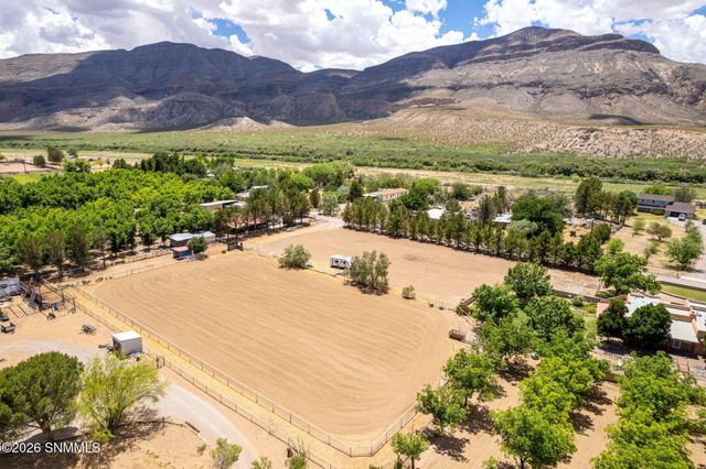 945 Ironshoe Road, Las Cruces, NM 88007
