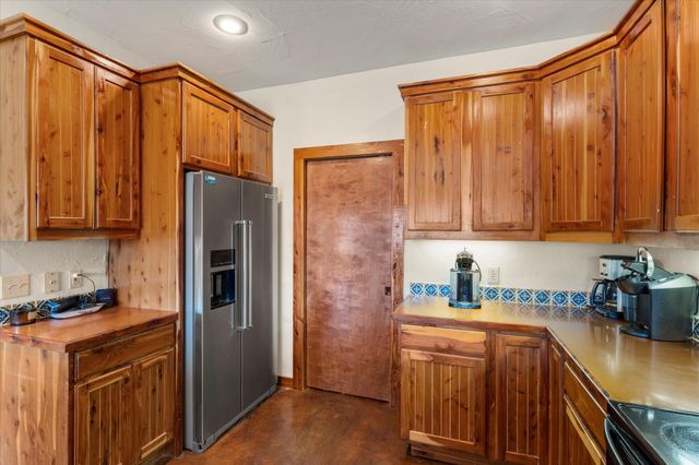 210 Hide A Way Drive, Mabank, TX 75156