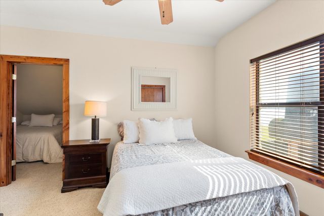 210 Hide A Way Drive, Mabank, TX 75156