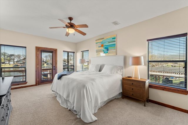 210 Hide A Way Drive, Mabank, TX 75156