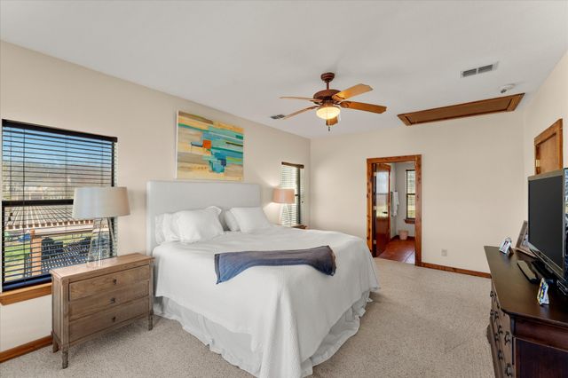 210 Hide A Way Drive, Mabank, TX 75156