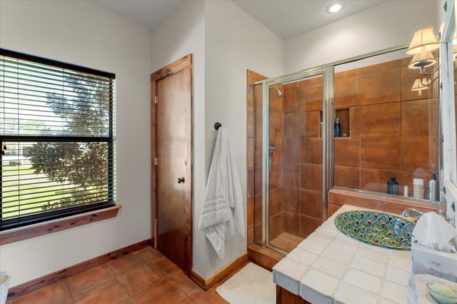 210 Hide A Way Drive, Mabank, TX 75156