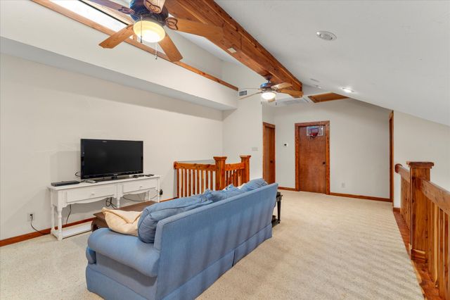 210 Hide A Way Drive, Mabank, TX 75156