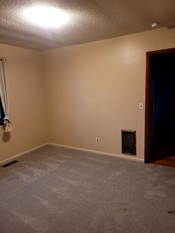 102 W Colonial St, Woodbury, TN 37190