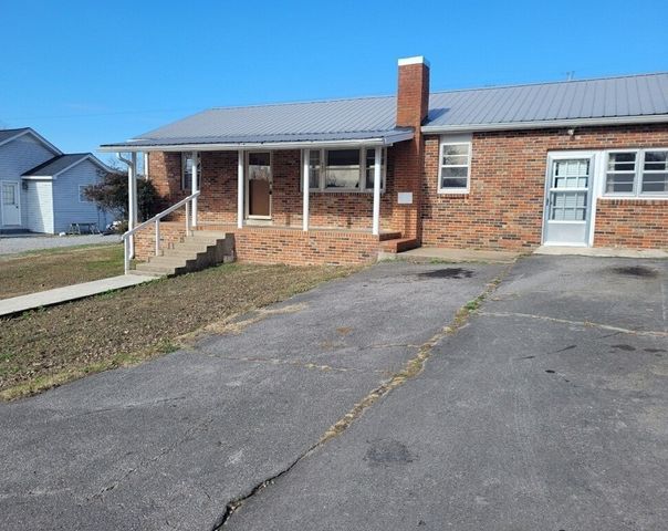 102 W Colonial St, Woodbury, TN 37190