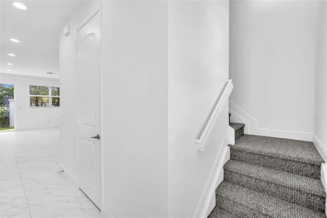 6947 Pines Circle 21, Coconut Creek, FL 33073