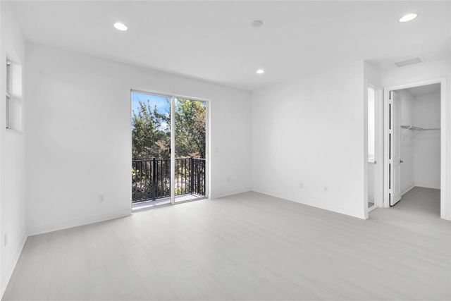 6947 Pines Circle 21, Coconut Creek, FL 33073