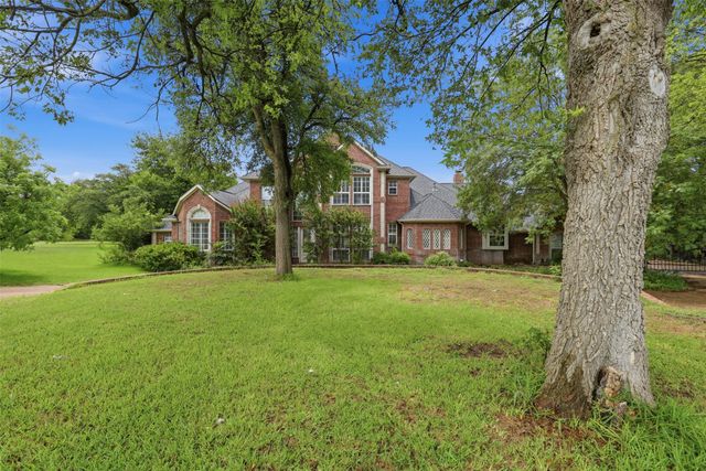 351 Cattlebaron Parc Drive, Fort Worth, TX 76108