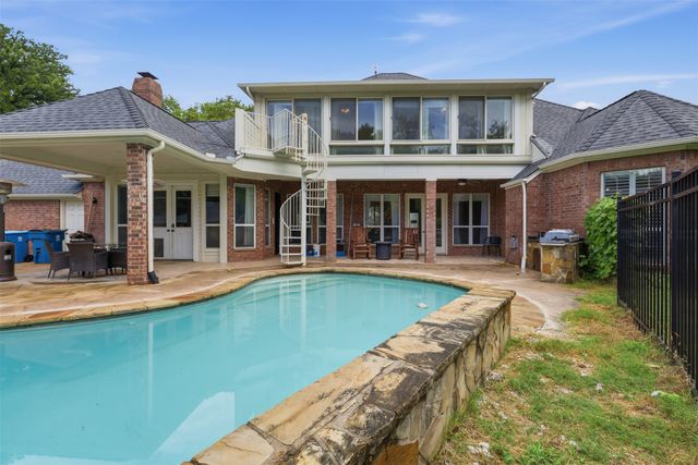 351 Cattlebaron Parc Drive, Fort Worth, TX 76108