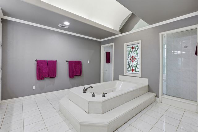 351 Cattlebaron Parc Drive, Fort Worth, TX 76108