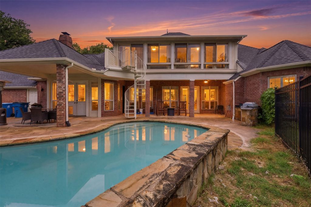 351 Cattlebaron Parc Drive, Fort Worth, TX 76108