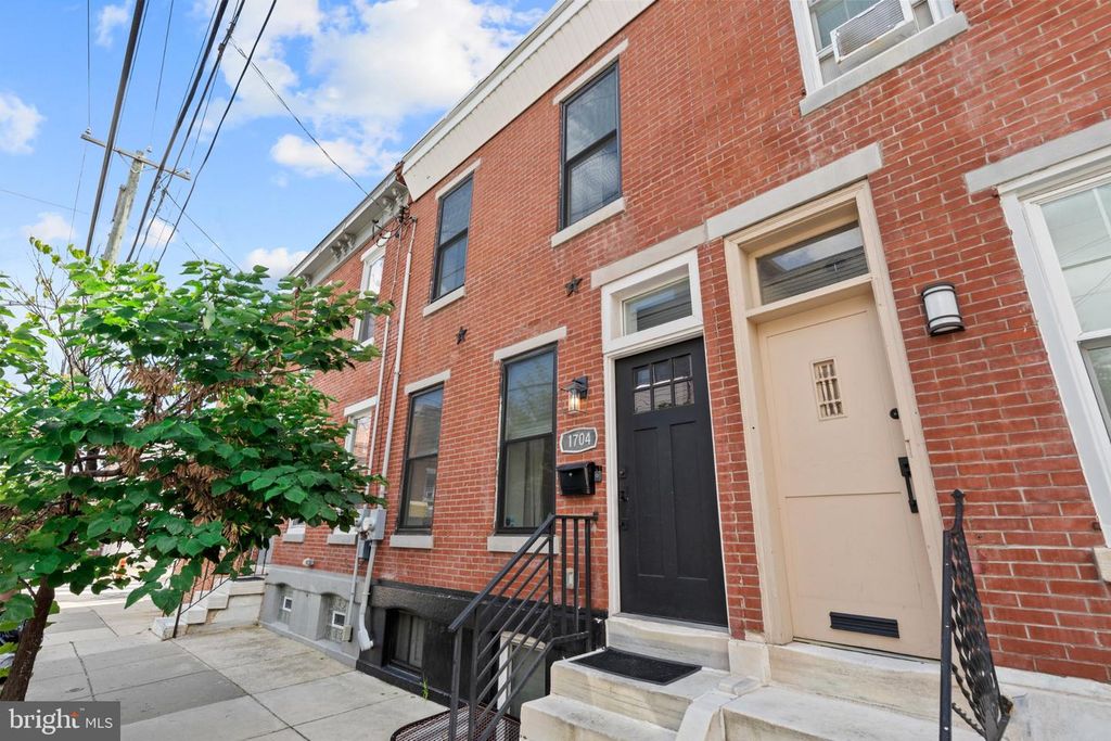 1704 REED ST, PHILADELPHIA, PA 19146 — exterior