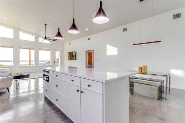 245 Lake House, Bridgeport, TX 76426